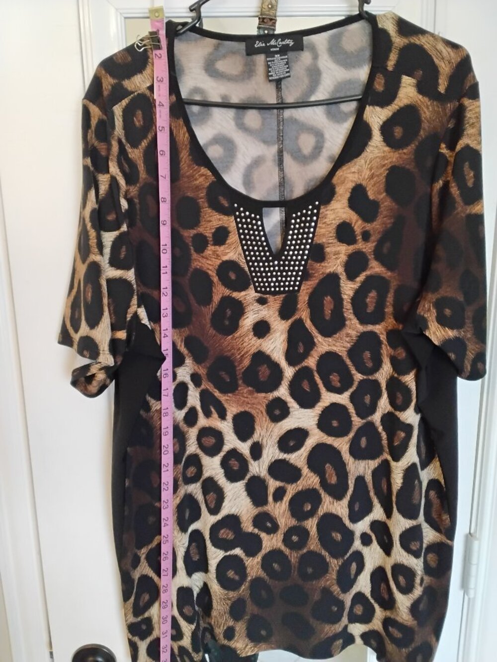 Nice dressy blouse for office or night out. Elie McCarthy